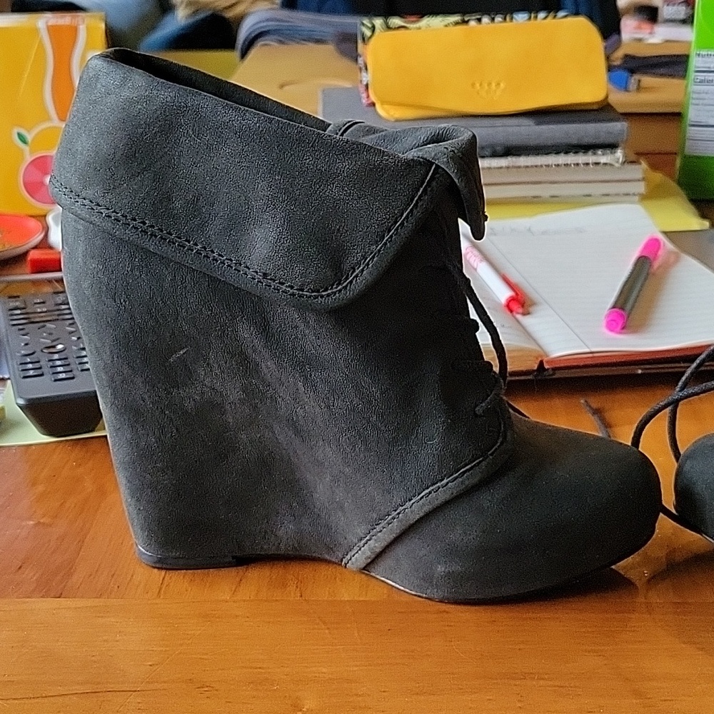 Elizabeth and James Manor Wedge Leather Lace Up Bootie Women's Size 7.5 Gray